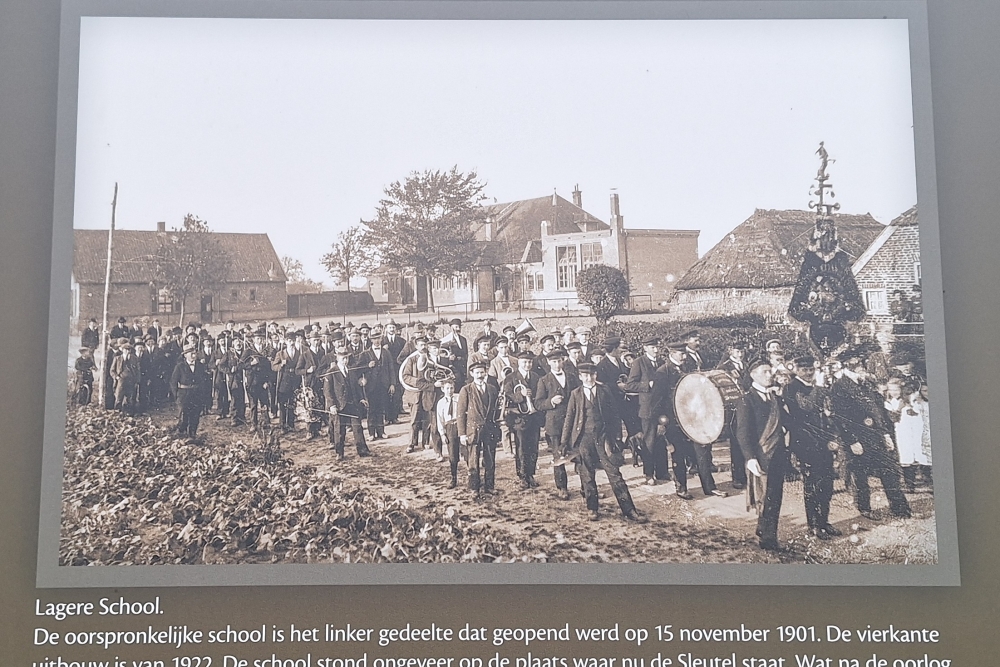 Historical Panel September 1944: Evacuation of Breedeweg Groesbeek #2