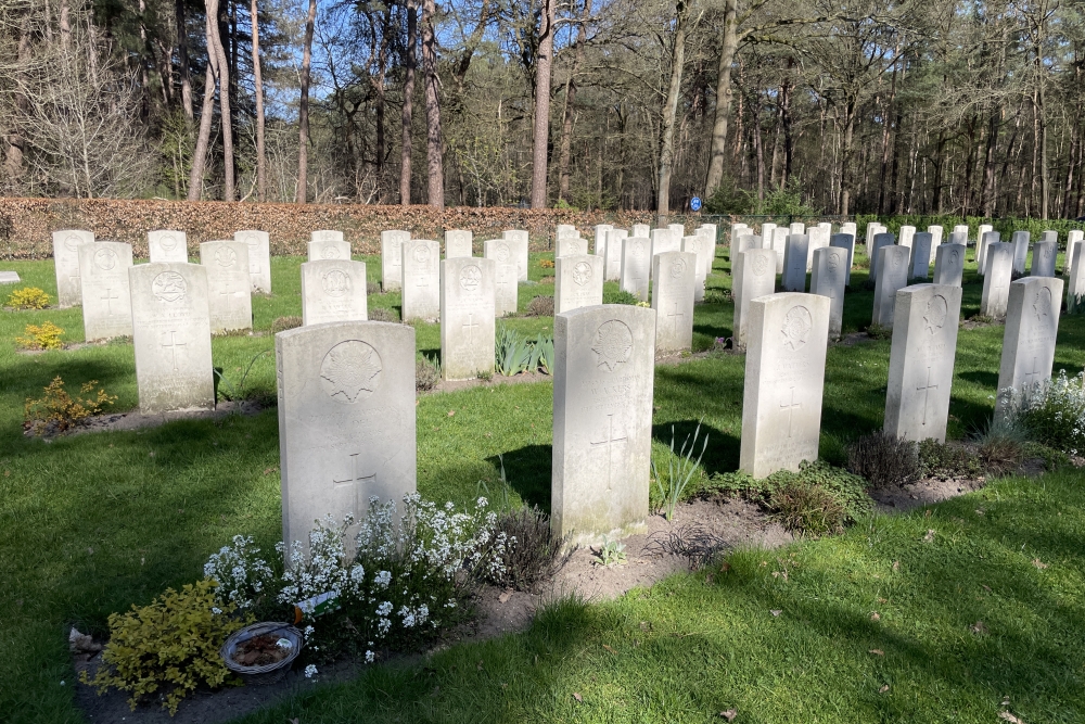 Commonwealth War Cemetery Valkenswaard #7