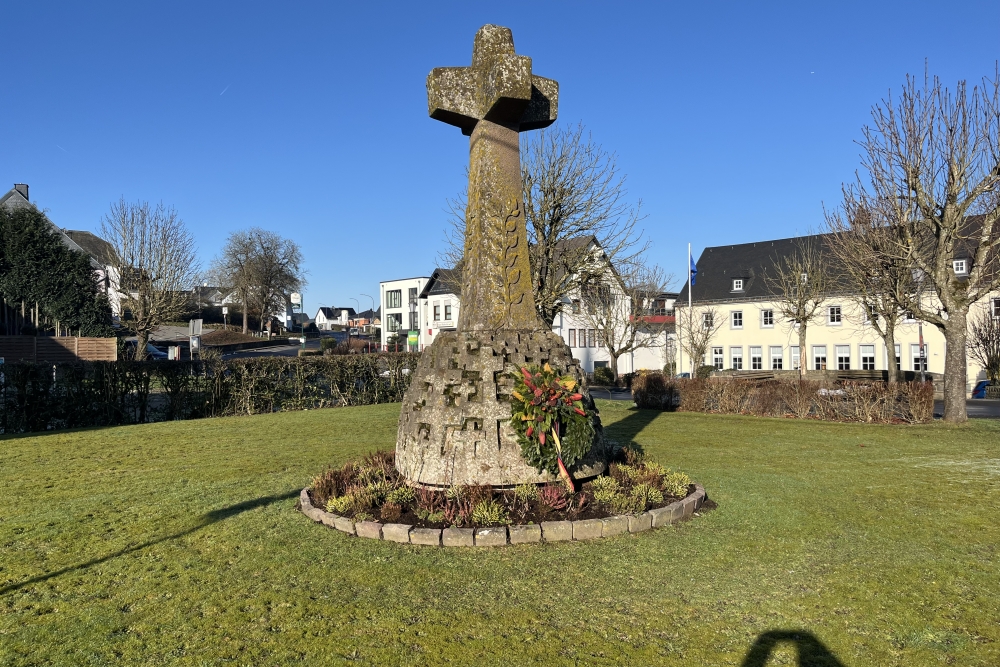 Oorlogsmonumenten Winterspelt #1