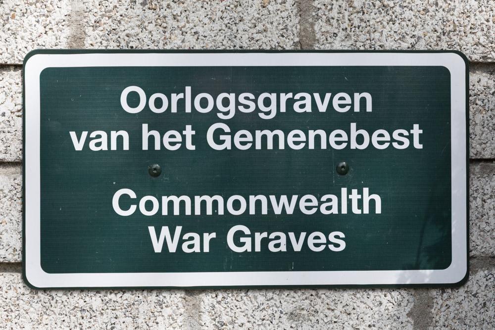 Oorlogsgraven van het Gemenebest Rooms Katholieke Begraafplaats Grave #5