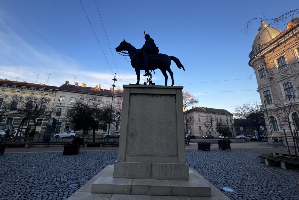 Monument 3e Szeged Huzarenregiment #3