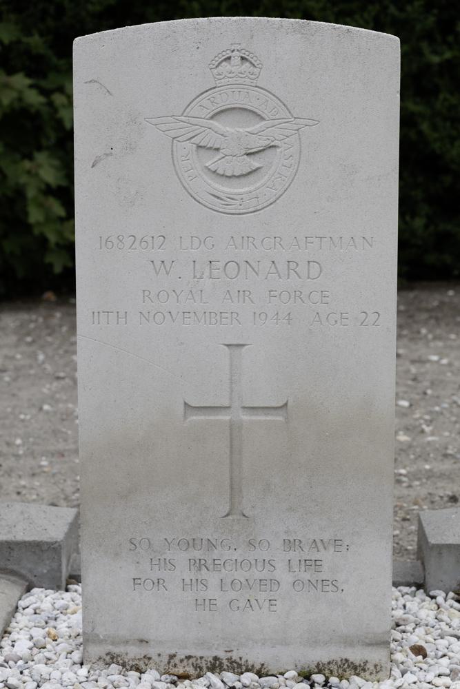Commonwealth War Graves Odiliapeel #6