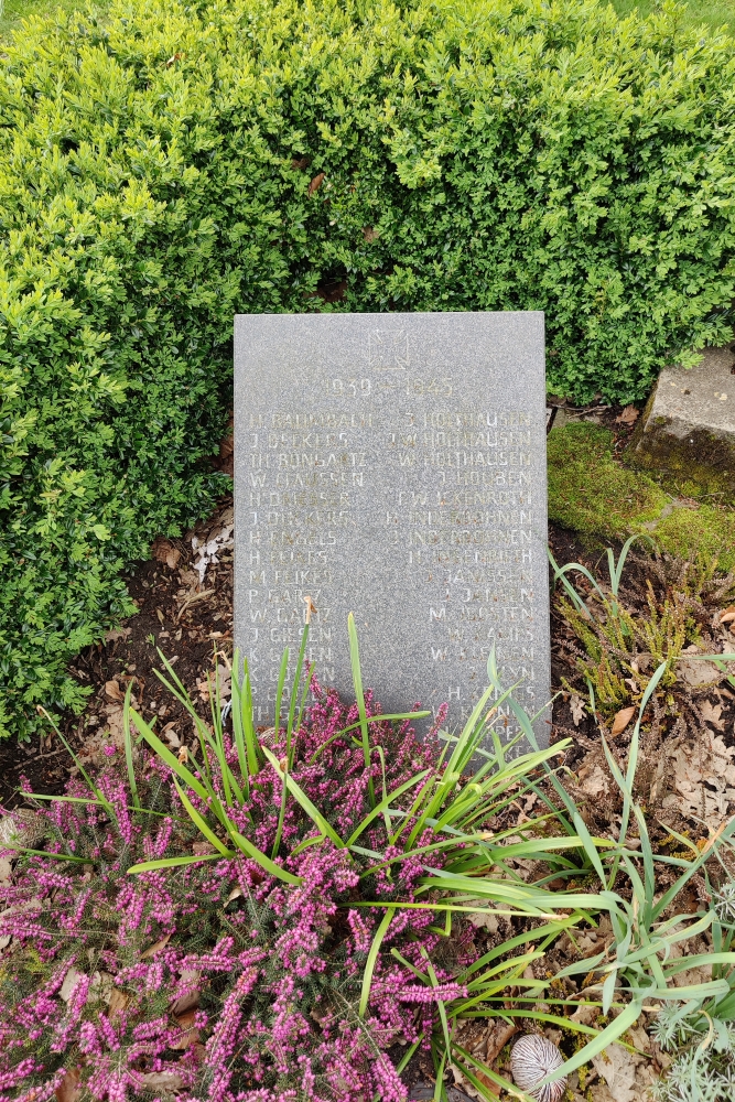 War Memorial Born-Brüggen #4