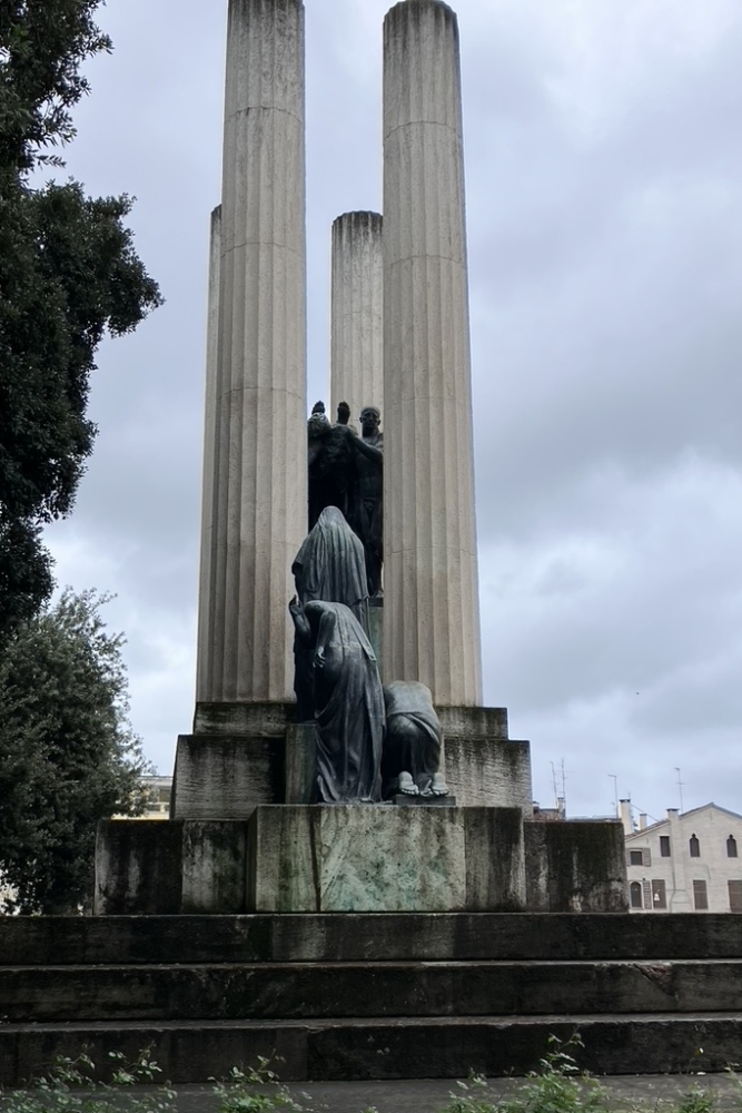 Monument voor de Gevallenen Treviso #4