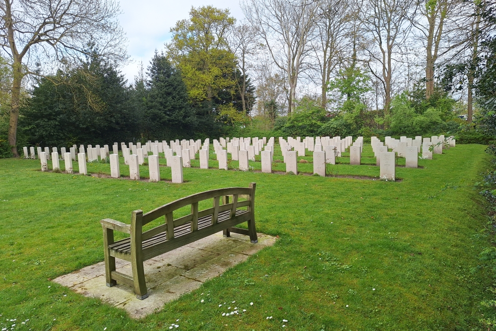 Commonwealth War Graves General Cemetery Den Burg #6