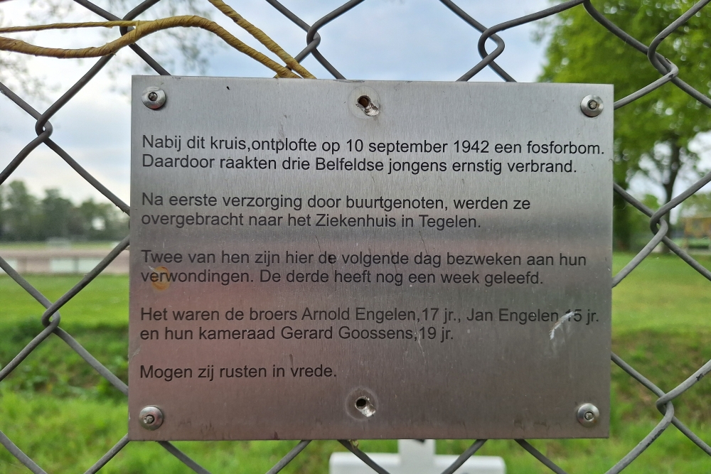 Memorial Perished Teenagers Belfeld #2