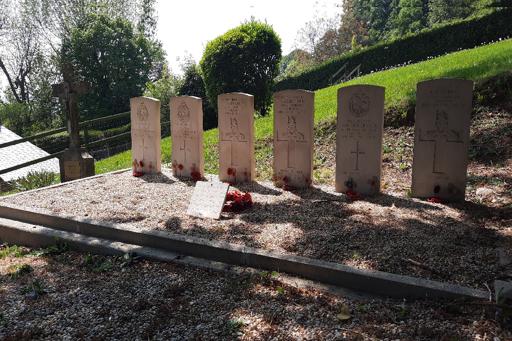 Oorlogsgraven van het Gemenebest Brucourt #1