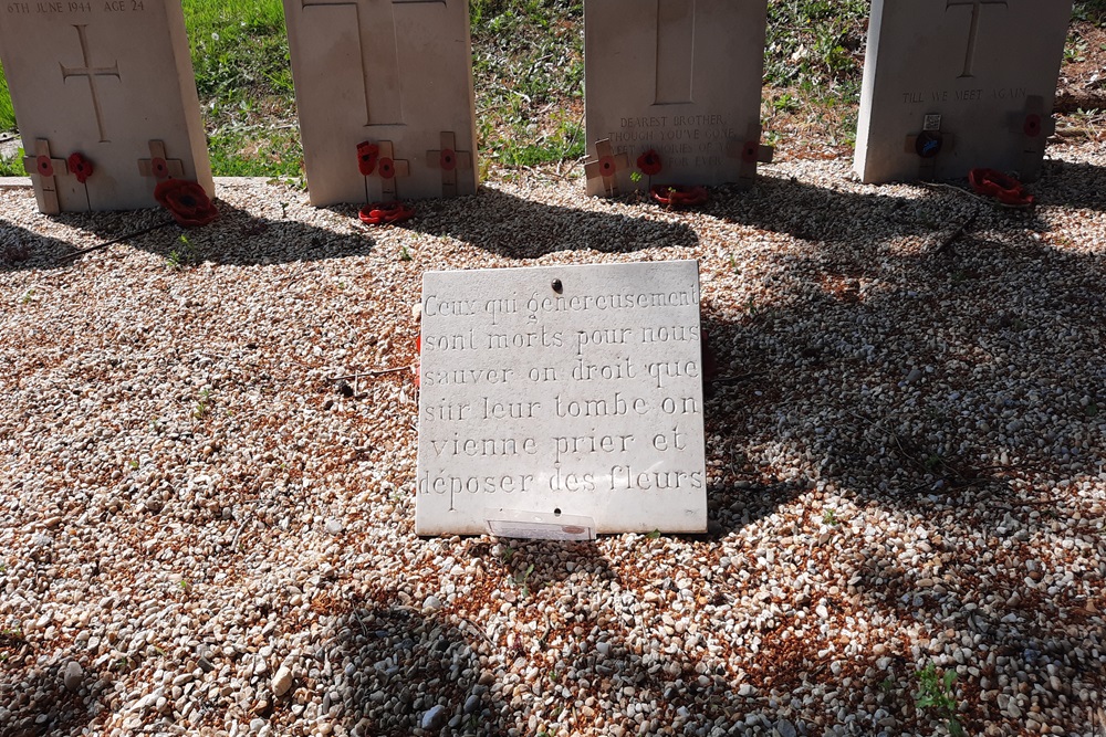 Oorlogsgraven van het Gemenebest Brucourt #5