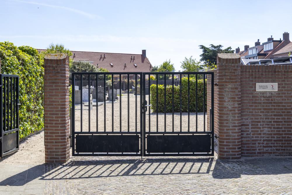 Dutch War Grave Dutch Reformed Cemetery Ter Heijde #1
