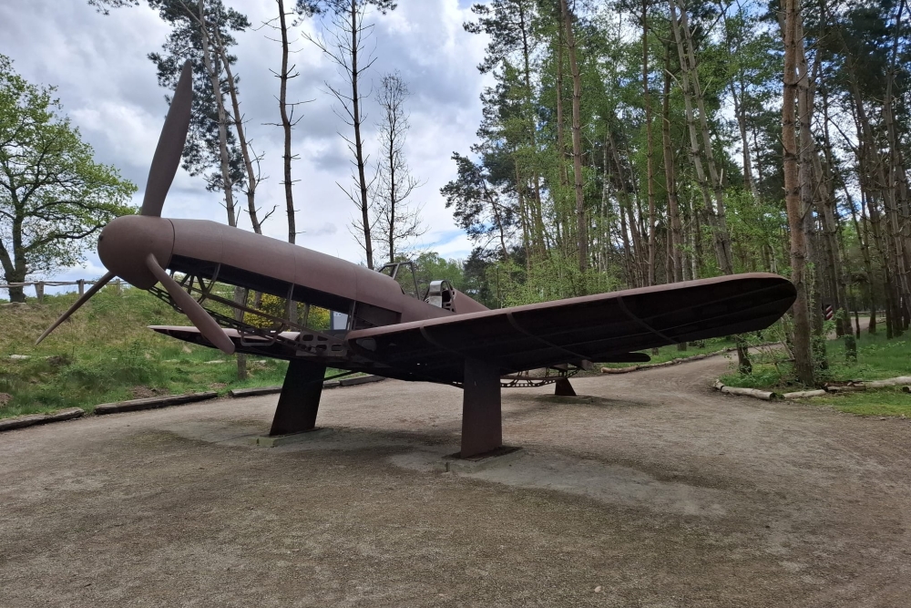 Duitse Bunker en Schijnvliegveld 'De KIek' Riel #4
