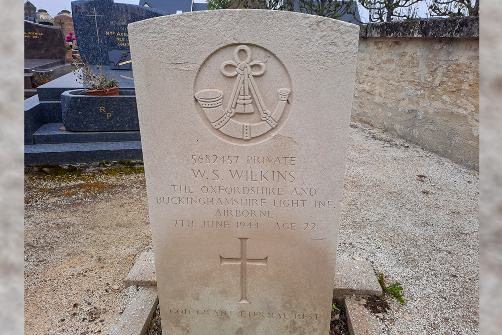 Commonwealth War Grave Escoville #1