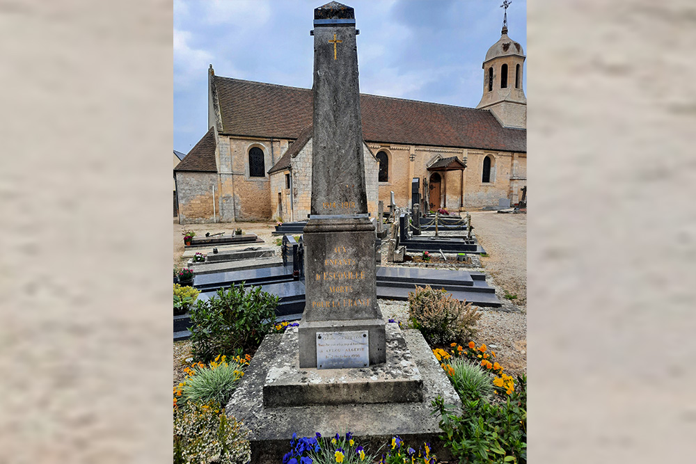 Monumenten Begraafplaats Escoville #2