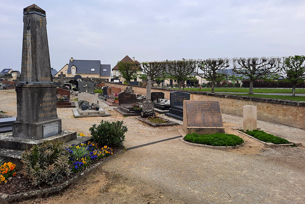 Monumenten Begraafplaats Escoville #3