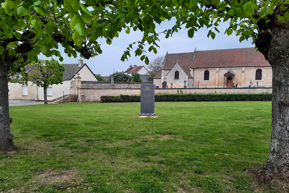 Monument Liberators Escoville #2