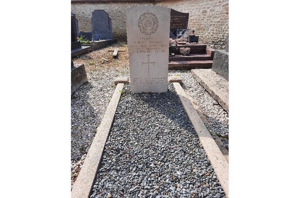 Commonwealth War Grave Bavent #1