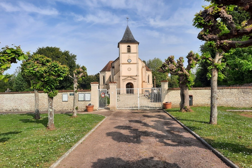 Commonwealth War Grave Bavent #2