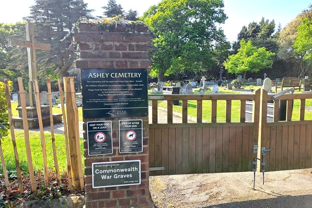 Commonwealth War Graves Ashey Cemetery