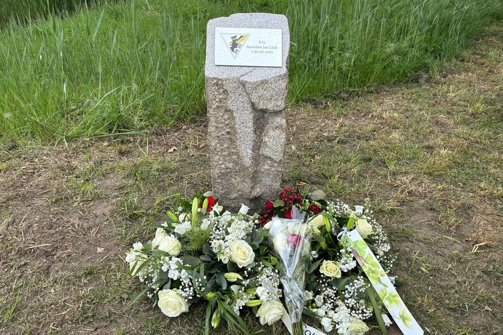 War memorial Litak