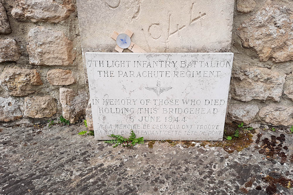 Monument 7th Light Infantry Battalion Bénouville #5