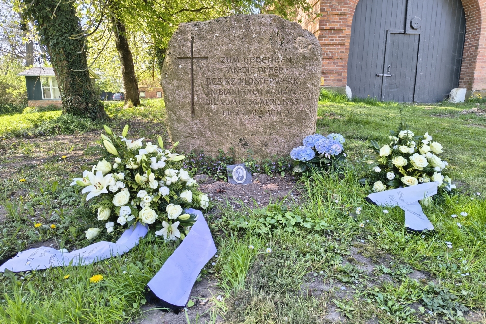 Monument Dodenmarsen Gut Glassau #1