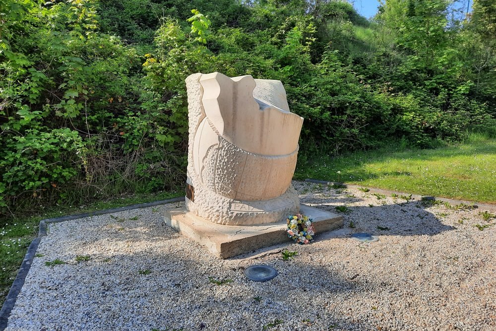Monument Biéville-Beuville Herdenking 50 Jaar D-Day #1
