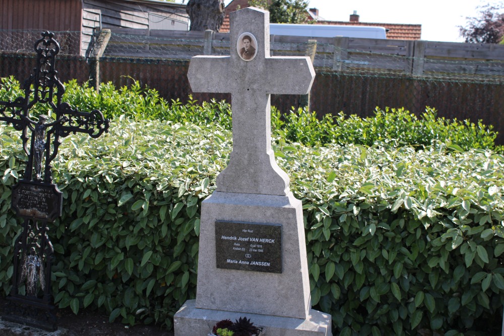 Belgische Oorlogsgraven Dessel Witgoor #3