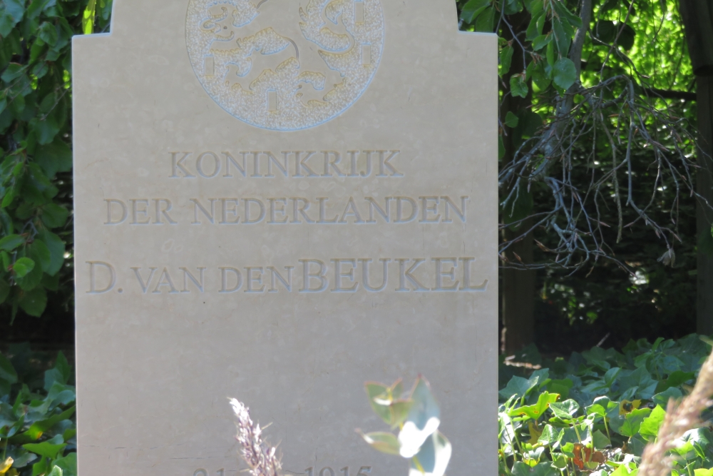 Nederlands Oorlogsgraf Rozenburg #4
