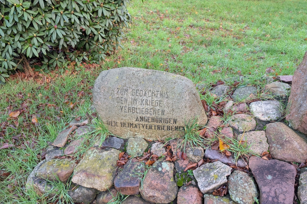 War Memorial Kirchseelte #4