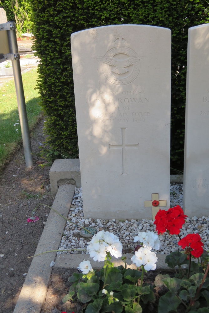 Commonwealth War Graves Rozenburg #6
