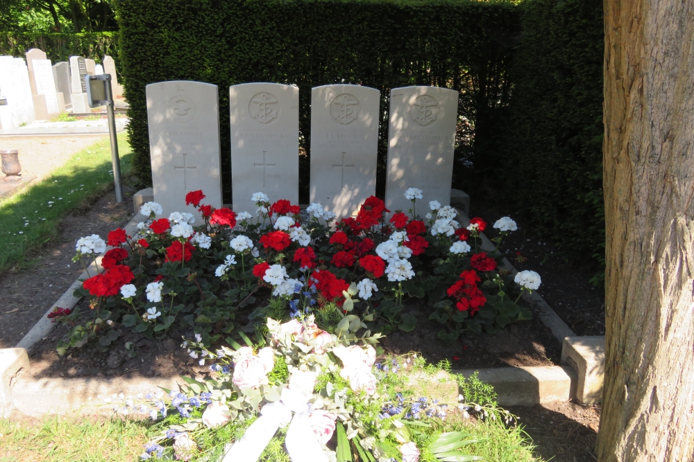 Commonwealth War Graves Rozenburg #5