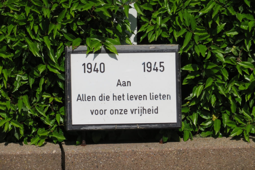 War Memorial Rozenburg #4