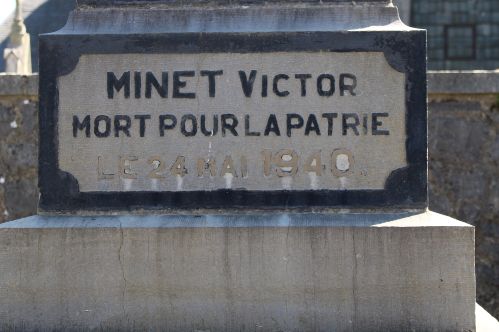 War memorial Salles  #3