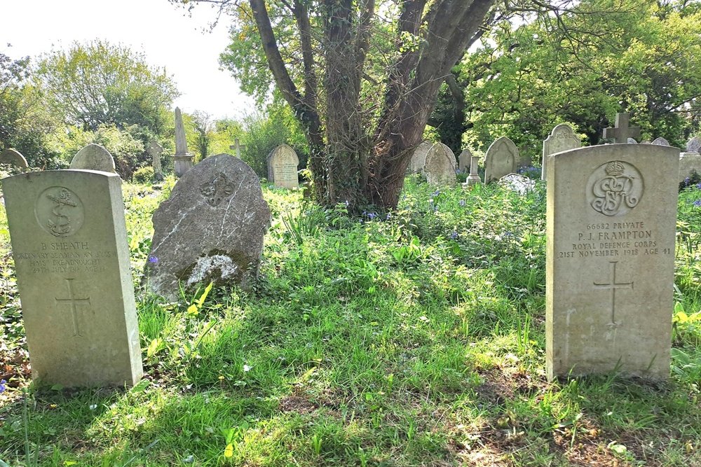 Commonwealth War Graves Elmfield