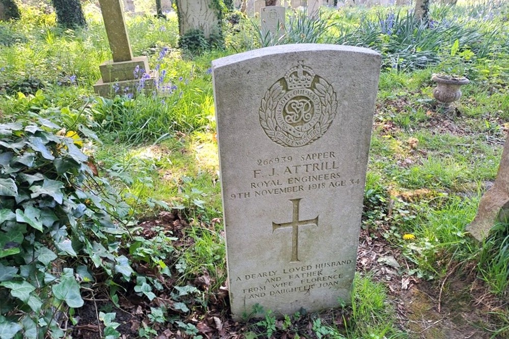 Commonwealth War Graves Elmfield #4