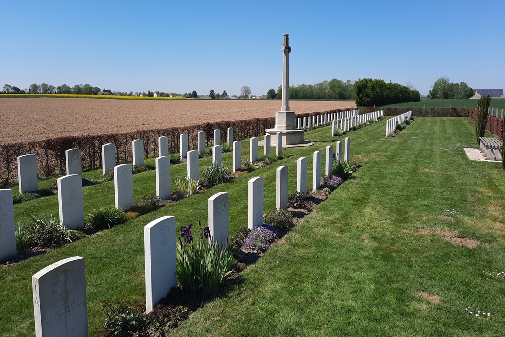 Oorlogsbegraafplaats van het Gemenebest Secqueville-en-Bessin #2