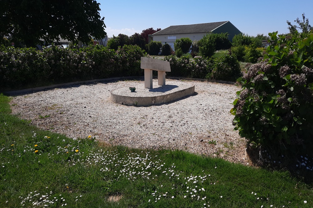 Vaux-sur-Seulles Airports Monument #2