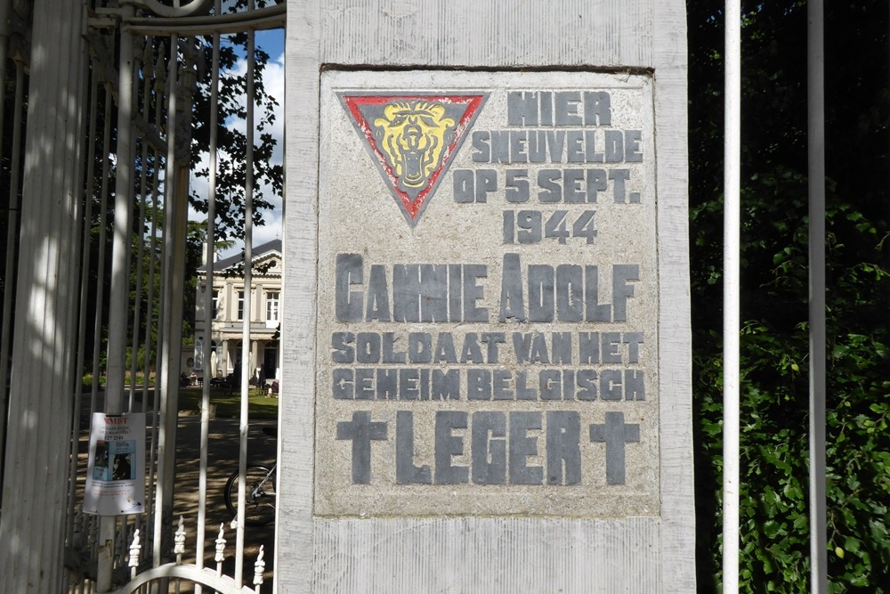 Herdenkingsbord Verzetsstrijder Cannie Adolf #4