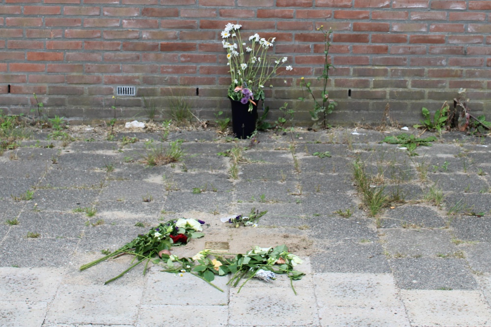 Stumbling Stone Adriaan van Bergenstraat 123