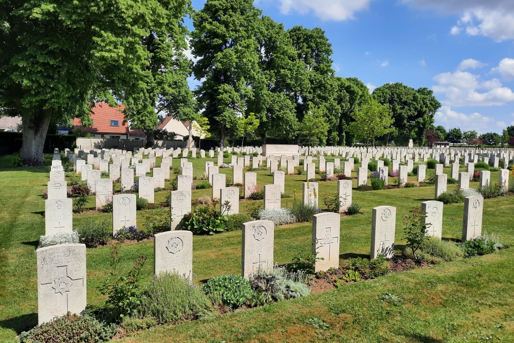 Commonwealth War Graves Amiens #1