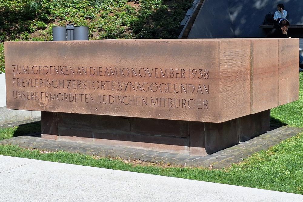 Memorial Garden Synagogue Universitätsstrasse #3