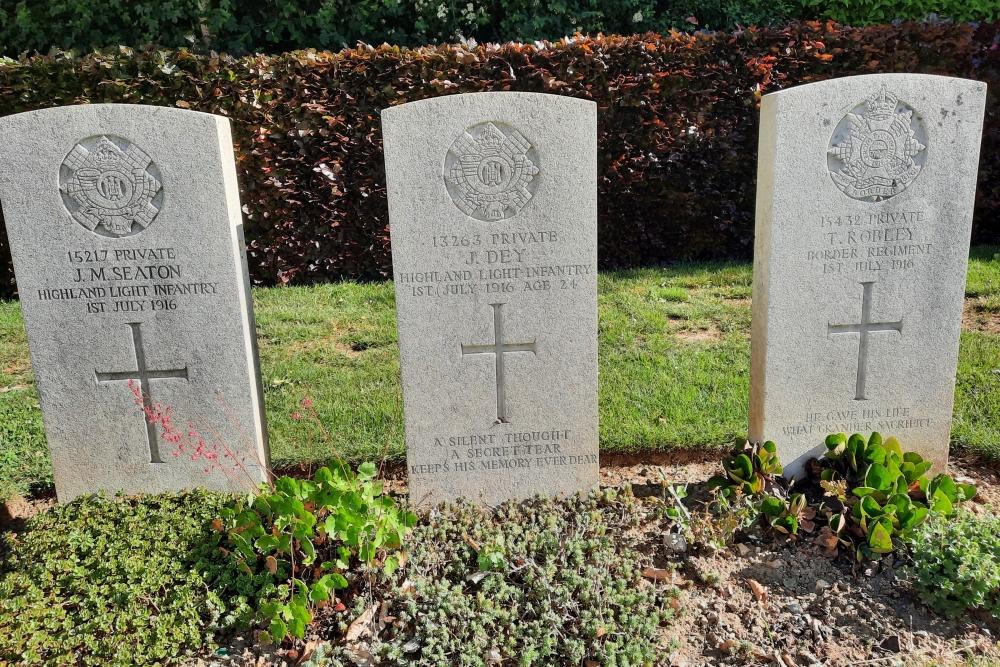 Commonwealth War Cemetery Blighty Valley #3