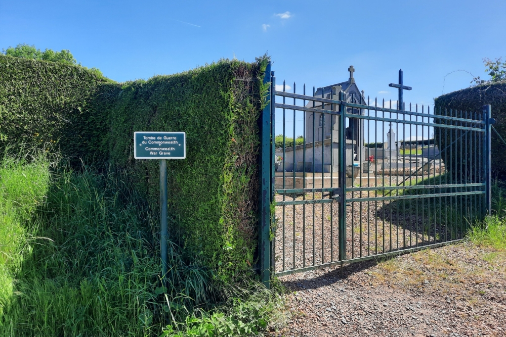 Commonwealth War Grave Manancourt #1