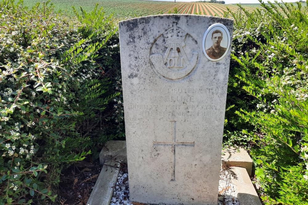 Commonwealth War Grave Manancourt #5