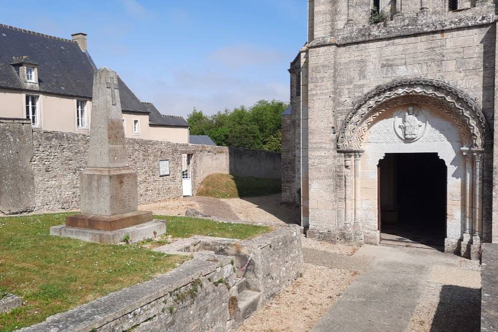 War Memorial Guéron #1