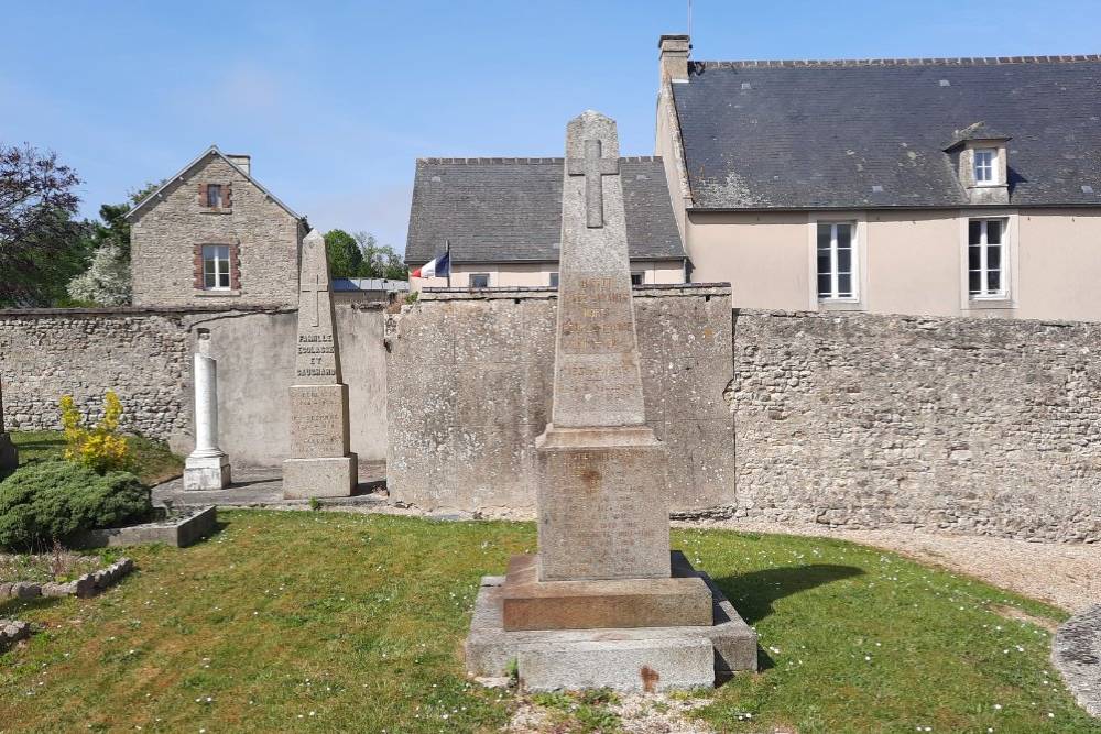 War Memorial Guéron #2