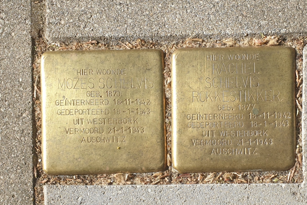 Stumbling Stones Onderlangs 22
