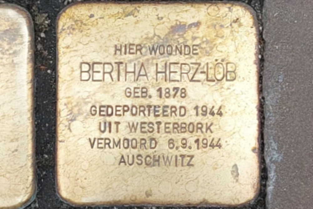 Stolpersteine Sint Christoffelstraat 30 #5