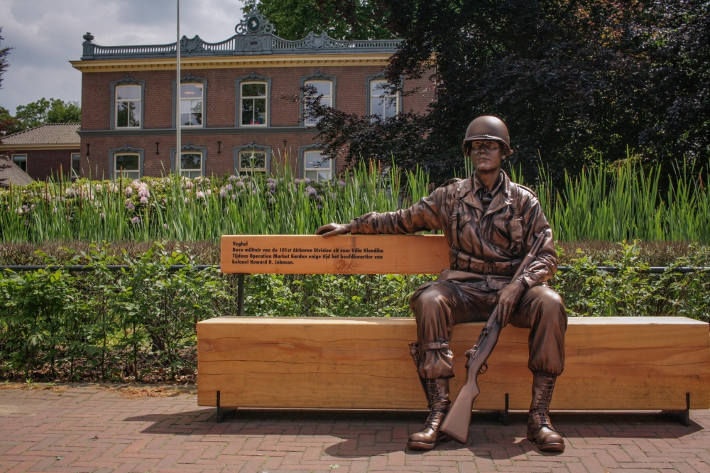 Monument US Paratrooper Veghel