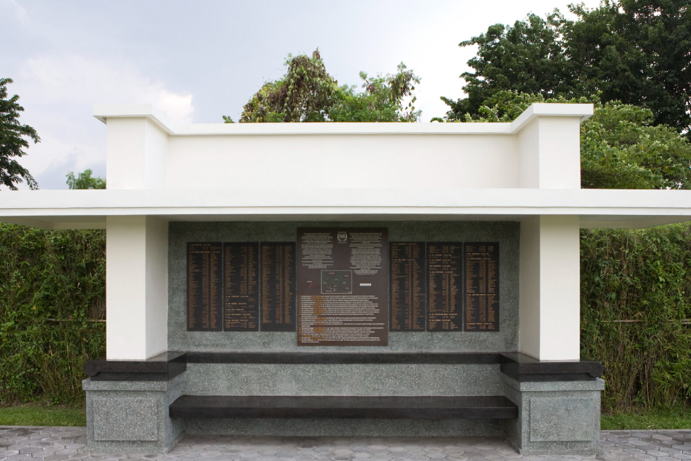 Fleet Monument Kembang Kuning