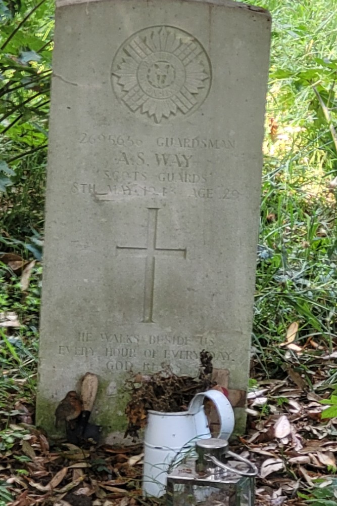 Oorlogsgraven van het Gemenebest St Nicholas Churchyard #2